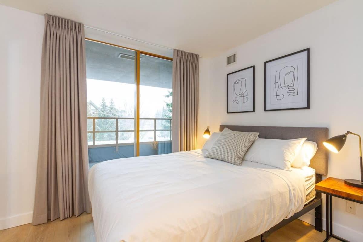 Renovated 2Bed-2Bath In Village With Pool, Hot Tub, And Sauna Whistler Exterior photo