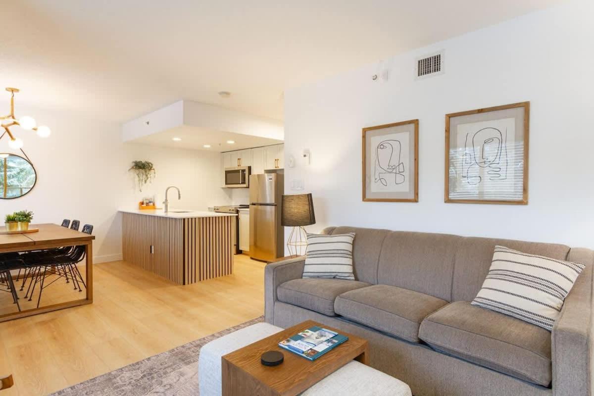 Renovated 2Bed-2Bath In Village With Pool, Hot Tub, And Sauna Whistler Exterior photo