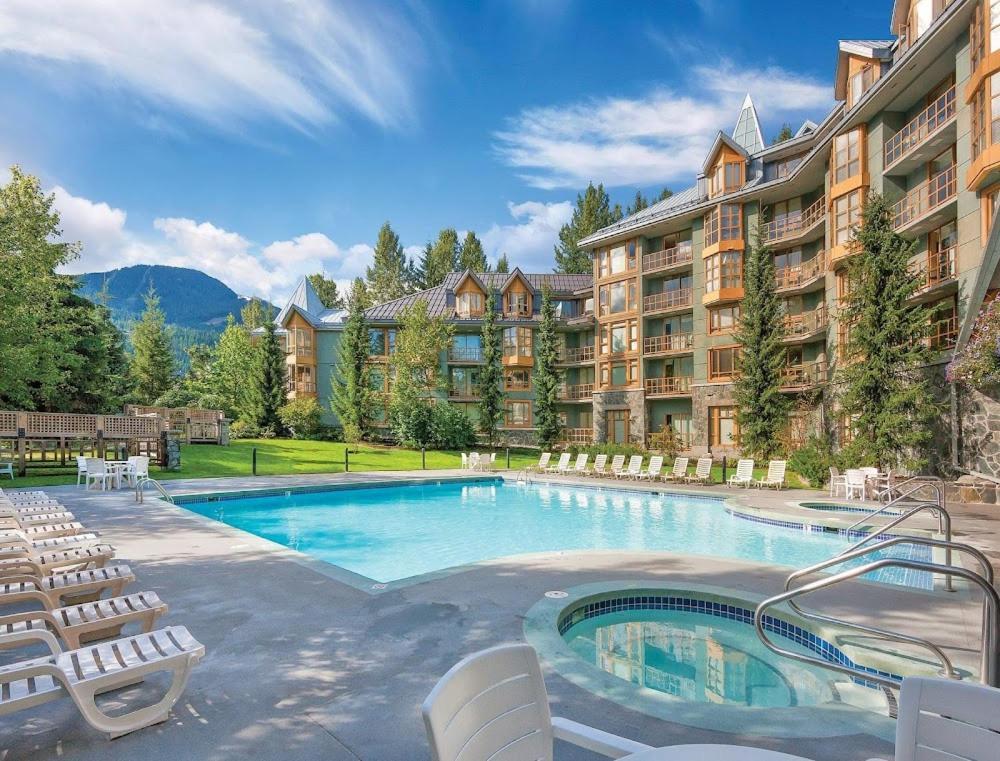 Renovated 2Bed-2Bath In Village With Pool, Hot Tub, And Sauna Whistler Exterior photo